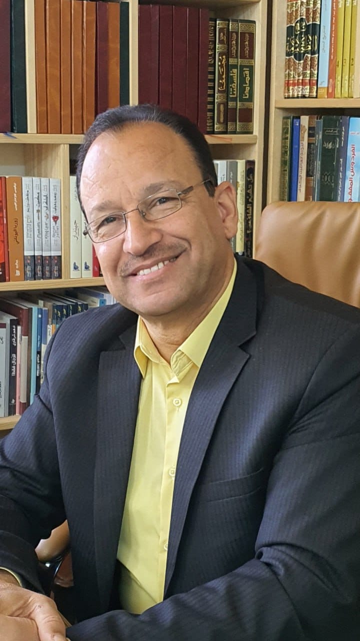 صورة علي الطائي